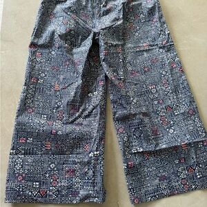 New Tori Richard Navy Hawaiian Print Pants. Size 12. $148.